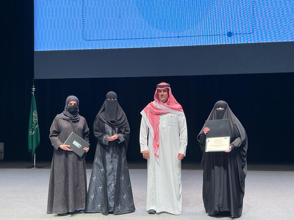elgibreen's tweet photo. Yesterday I had the pleasure to be honored along with #King_Saud_University teams by the Vice President of Graduate Studies and Science Research at #KSU for representing the university at the #GlobalAISummit 

It was nice to see how everyone's dedication comes to a happy end. https://t.co/qnLxvK40VT