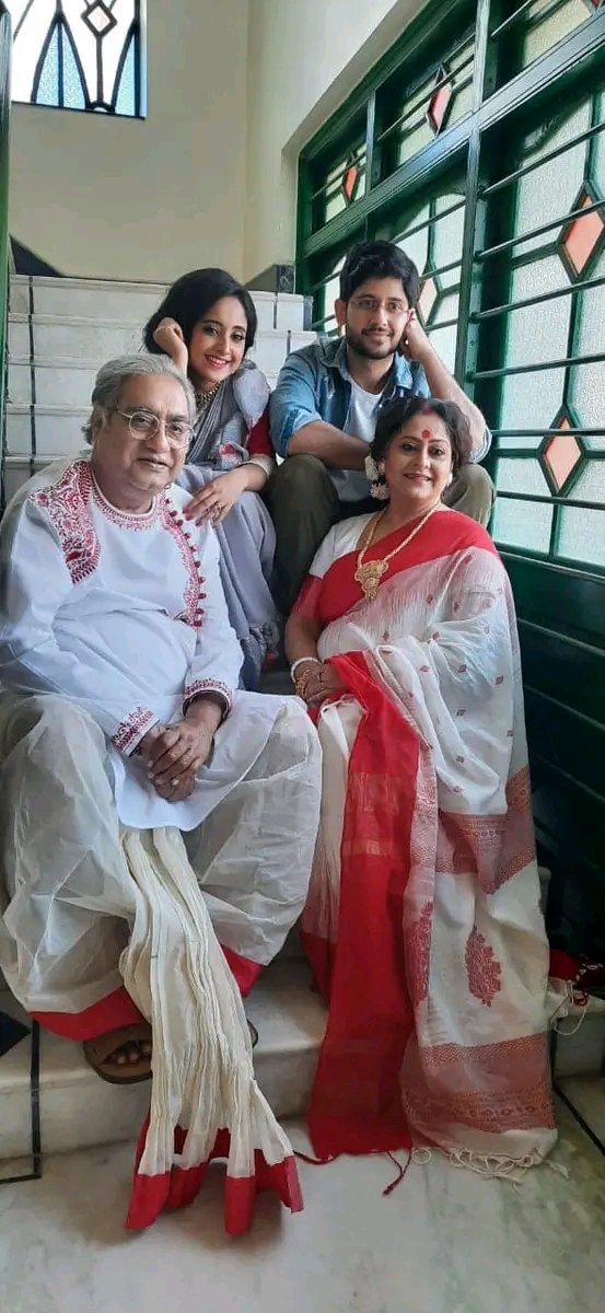 Moumita69736042's tweet photo. Please don't want any leap in "Mithai"and want to see senior characters as it is with constructive storyline  at prime slot.
Please give more and more sidhai moments
#noslotchangeformithai #mithaion8pm #onlymithaion8
@ZEE5Bangla @samratghosh0510 @ZeeBanglaTv https://t.co/ABWRW9N03w
