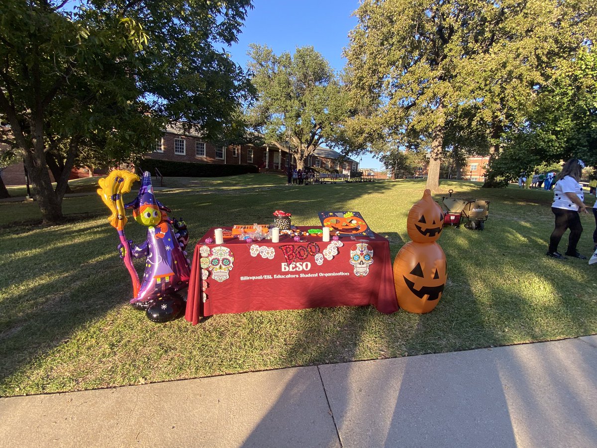 TWUBeso's tweet photo. Thank you for stopping by!! BOO at the U 2022 was a success!!👻🎃 #haciendoruido #adelante https://t.co/IbUM1sX8bM