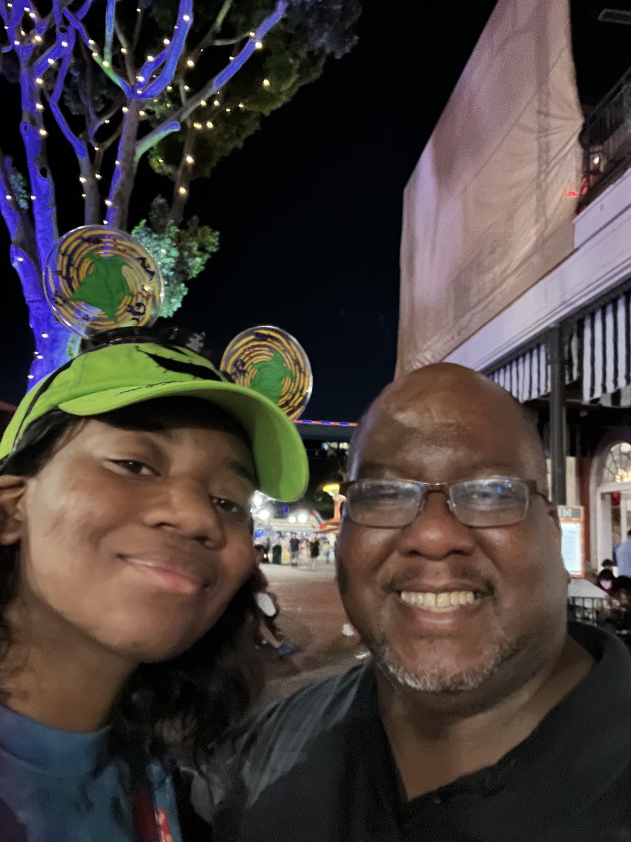 ericandersonlaw's tweet photo. So glad to see my lil college girl home for a brief visit.#uncletime https://t.co/DAW137CIWE