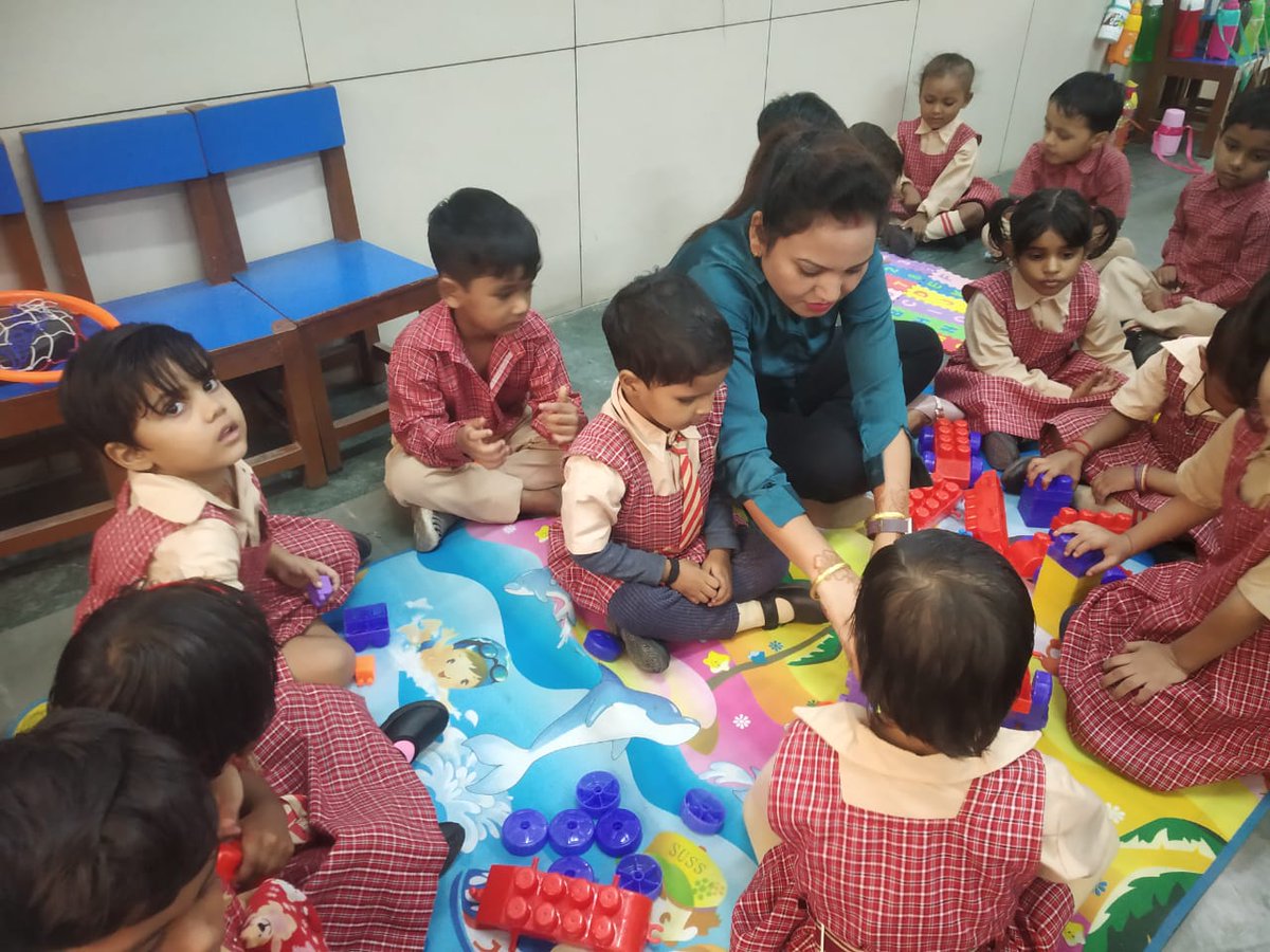 KMandawali's tweet photo. "Tell me &amp; I forget,teach me &amp; I may remember,involve me &amp; I learn."
The best way of learning about anything is by doing
Tiny tots @KMandawali are creatively involved by primary teacher in recognition of alphabets,building blocks 
making learning easier &amp; funloving
@Dir_Education https://t.co/i2jd05svdP