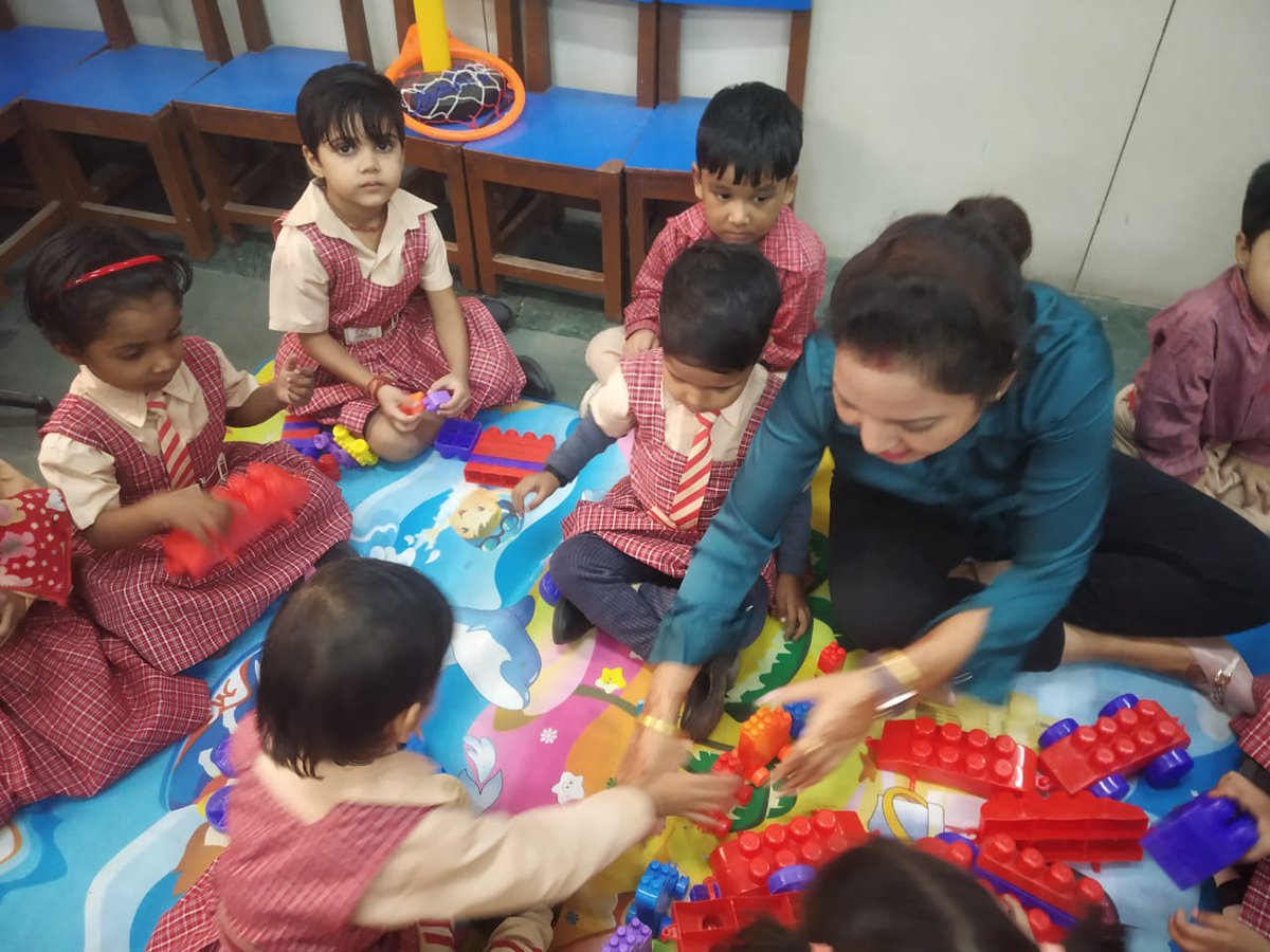KMandawali's tweet photo. "Tell me &amp; I forget,teach me &amp; I may remember,involve me &amp; I learn."
The best way of learning about anything is by doing
Tiny tots @KMandawali are creatively involved by primary teacher in recognition of alphabets,building blocks 
making learning easier &amp; funloving
@Dir_Education https://t.co/i2jd05svdP