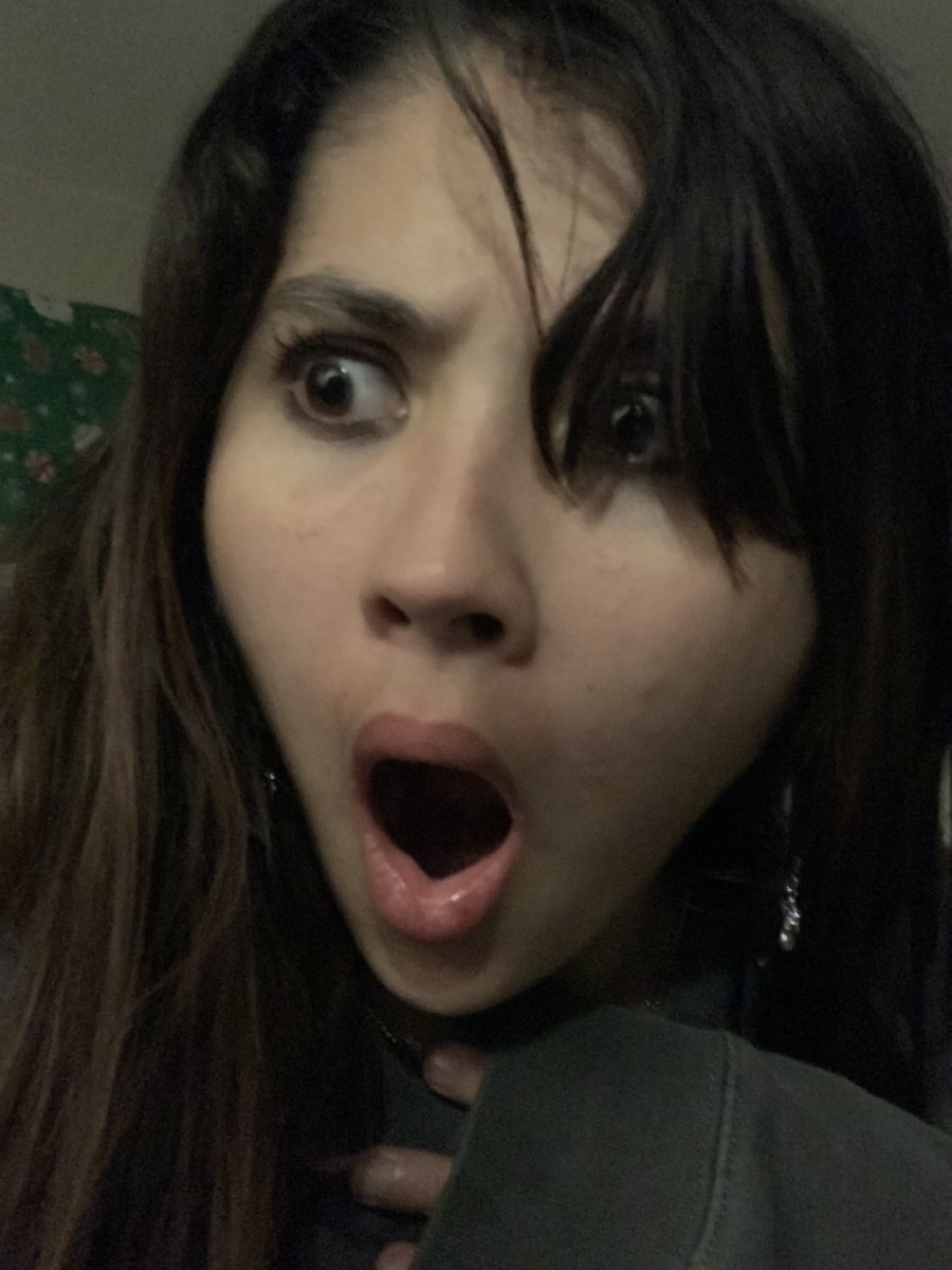 unsabscribedfwd's tweet photo. me the SECOND vigilante shit started playing. HOLY SHIT #tsmidnights #midnighTSnosleep https://t.co/QG9d6jribP