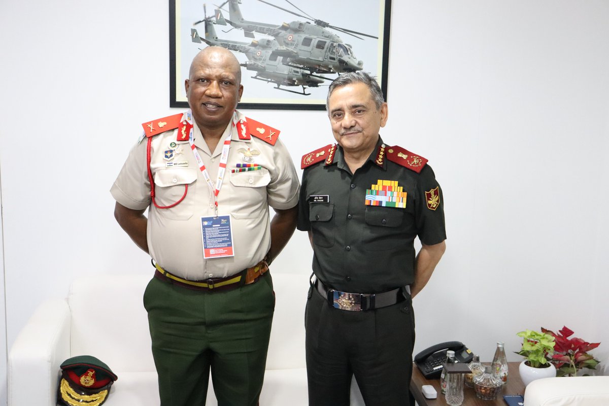 SpokespersonMoD's tweet image. Lt Gen Mojalefa Letssoela, Commander of the #Lesotho Defence Force called on #CDS General Anil Chauhan to discuss capacity building &amp;amp; capability enhancement #DefExpo2022 #PathToPride