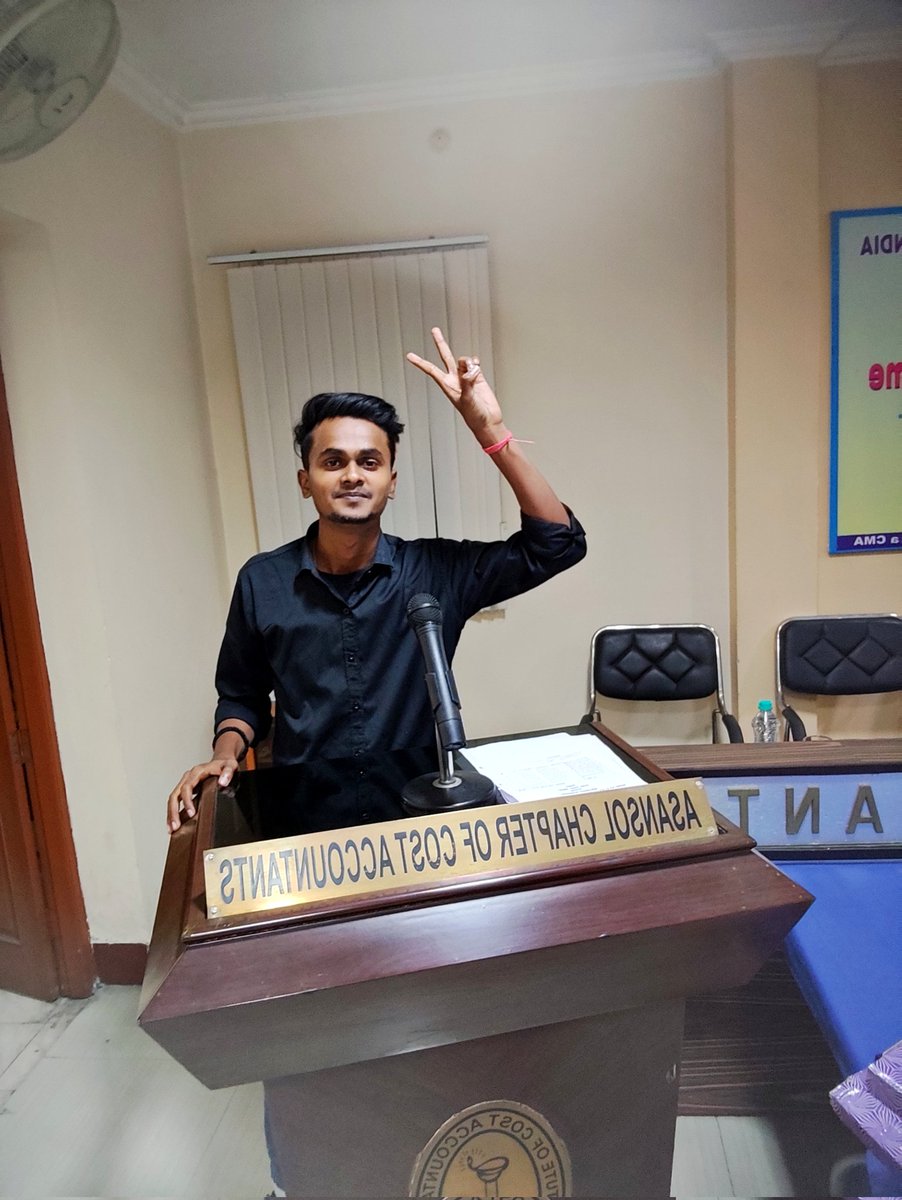 iam_rajdeosingh's tweet image. CMA Finalist 🙈✨