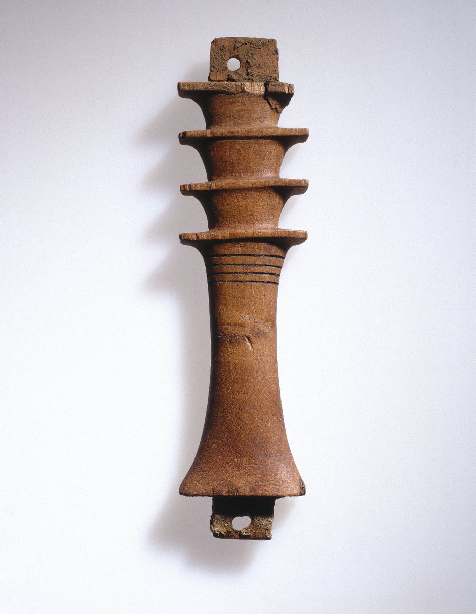 SunjayJK's tweet image. #AncientEgypt:
#Furniture Attachments in Form of Tyet-Amulet n Djed-Pillars.

#Tyet was connected w/ Goddess Isis; resembles a knot of cloth, which may've originally been a bandage used to absorb menstrual blood.

#Djed represented stability, the spine of creator God Ptah~Osiris.