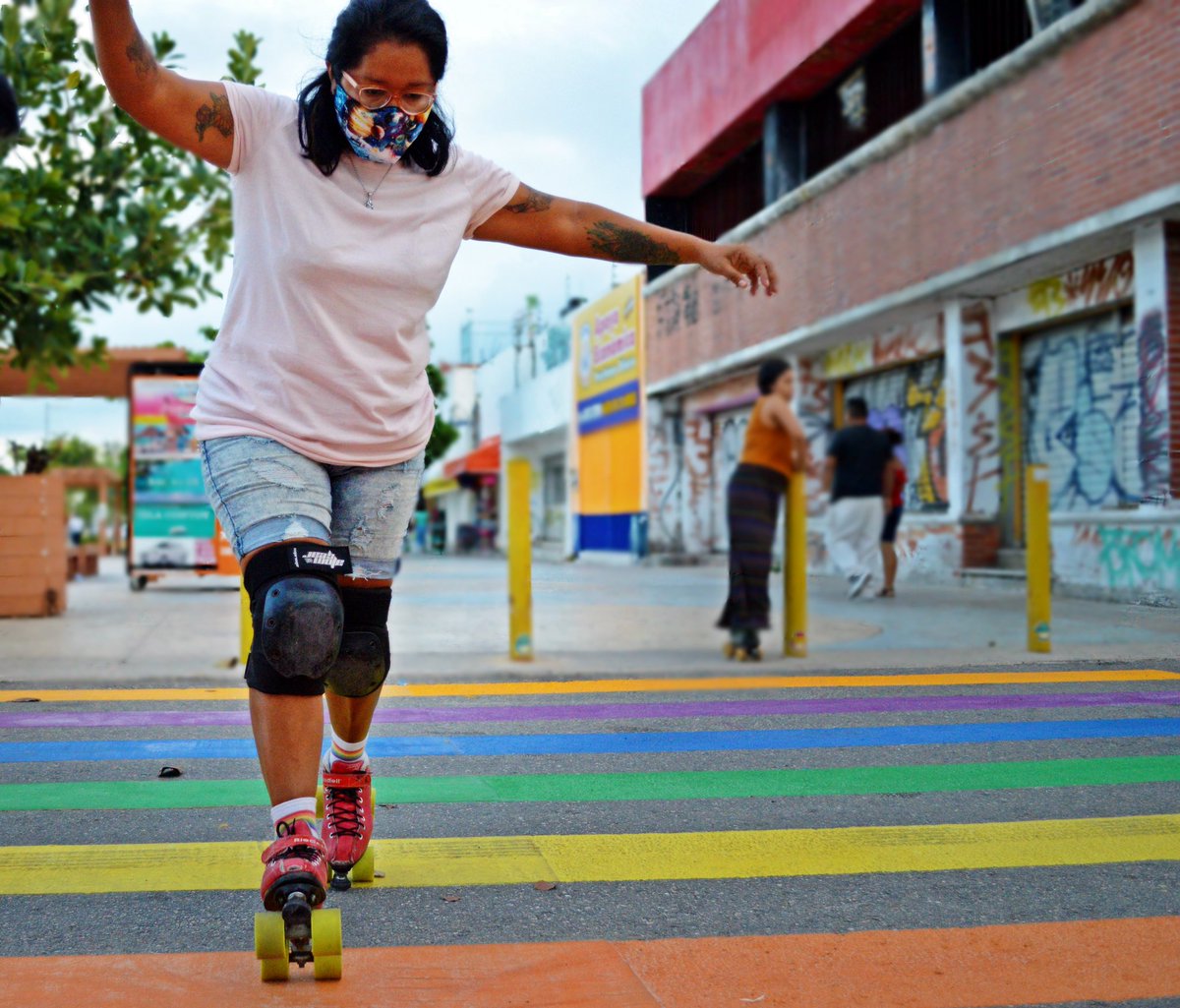 20 de Octubre Se conmemora está fecha cómo el día del espíritu contra el acoso a personas de la comunidad LGBTIQ+, derecho al deporte para todxs.
#inclusion #lgbtcommunity #samerights #noalaviolencia #cuir #patinacancun #cibcancunoficial #cancunmexico #deportistaslgbtq