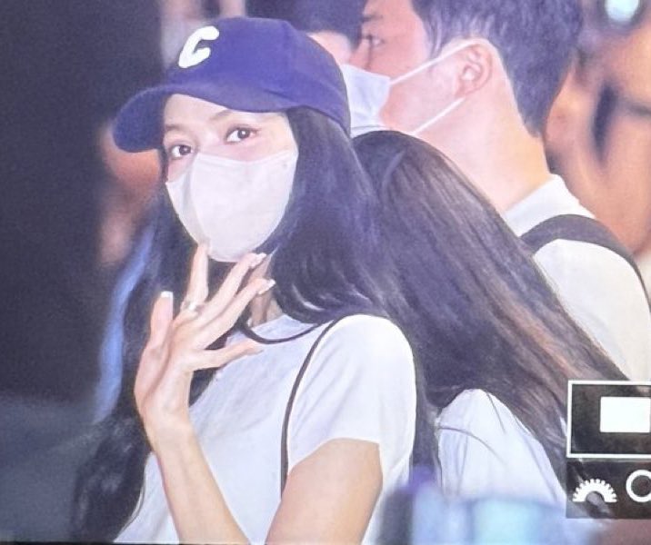 Fate994's tweet photo. ไม่เคยเปลี่ยนไป🥹 #JENLISA https://t.co/LBp7z5yBpg