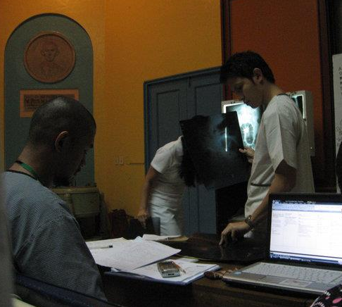 patrickching's tweet photo. @antoinechatto Parang mas ganito ang audit na alam ko #throwback #upcm #medicine #clerk #guazon https://t.co/cjqc4q54sp