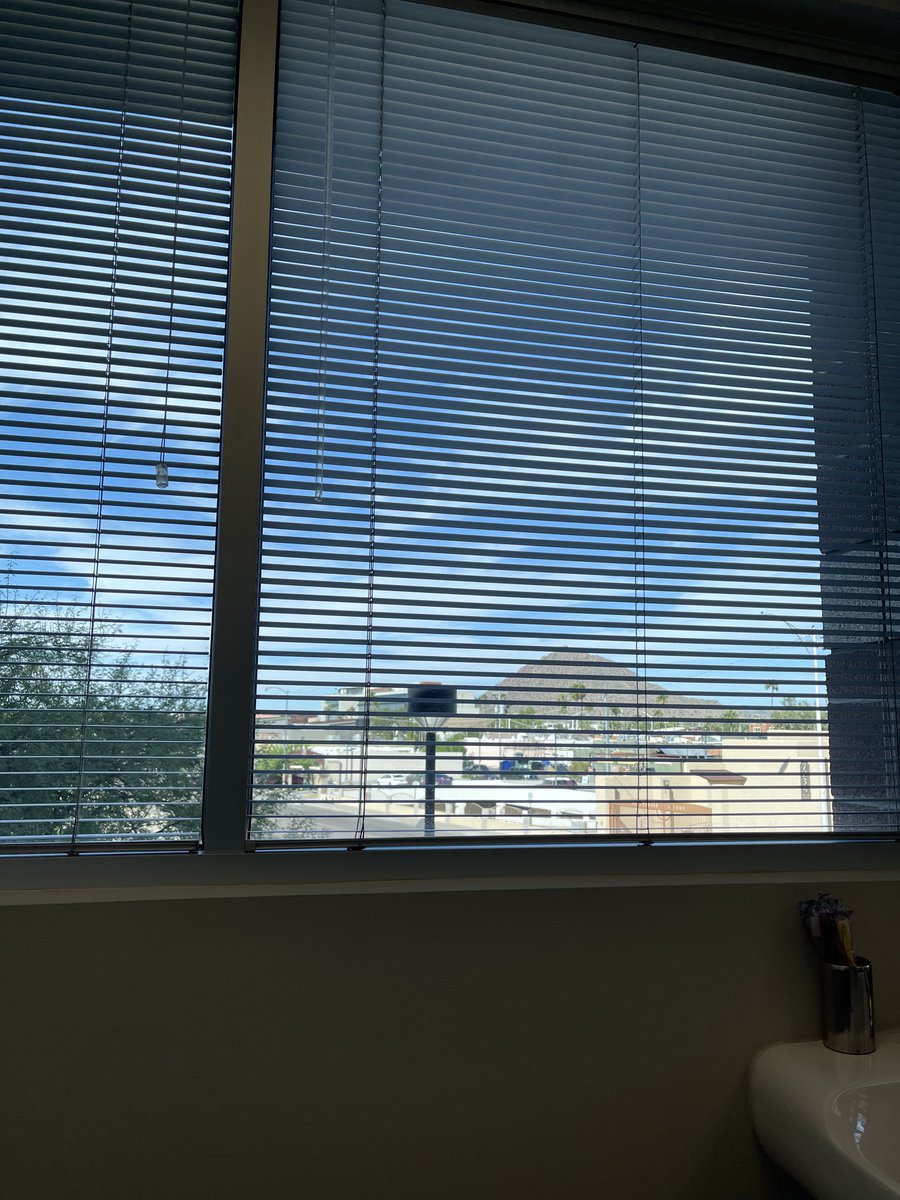 LynnMissFlynn's tweet photo. This was my view from an appointment this morning. Just love to see the mountains around me!!! #pureparadise #stieg&wachtel #thedooropeners https://t.co/hPppjLmLUV