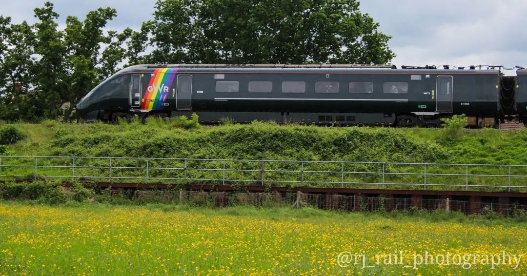Good morning, it's finally Friday! We love this photo of #Trainbow travelling through Purton, sent in by rj_rail_photography 📸 If you need any help today, we're here to assist until 11pm this evening 💻