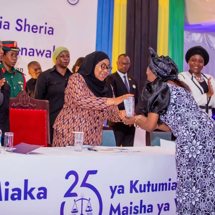WiLDAFTz's tweet photo. Tuzo za pongezi kwa mashujaa waanzilishi wa WiLDAF.
Maadhimisho ya miaka 25 ya kutumia sheria kuboresha maisha ya wanawake.
#WiLDAF25
#Miaka25YaWiLDAF
#25YearsOfWiLDAF https://t.co/j68lmSur1H