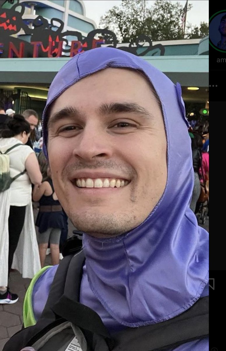 fr0gan's tweet photo. mashallah he wears hijab https://t.co/RyCCNsHrpF