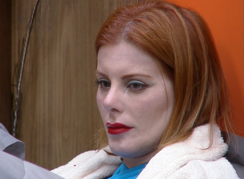 OficialDeborahA's tweet photo. Estamos com você! Vamos fazer o nosso melhor para que mesmo diante de todos os percalços, você saia vitoriosa!🦚

#TeamDeborah #AFazenda #AFazenda14 https://t.co/sQZ2RxWIhA