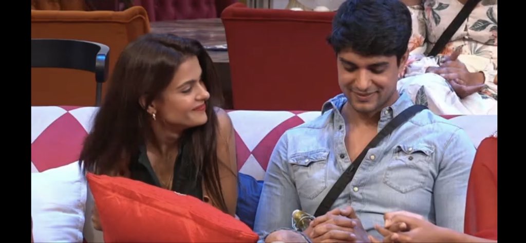 Priyankchahar0's tweet photo. The way she looks at him 💞🤗

#PriyAnkit #BB16 #BBQueenPriyanka #PriyankaChaharChoudhary
#biggboss16 #AnkitGupta https://t.co/ENzieHW6sB