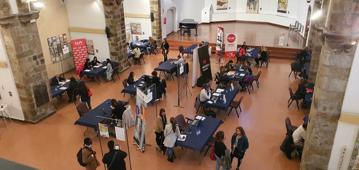 Ja esta en marxa la jornada d'entrevistes de la 8a edició del Workshop 2022, amb 52 ofertes de treball i més de 100 inscrits.
Que vagi molt bé!!!