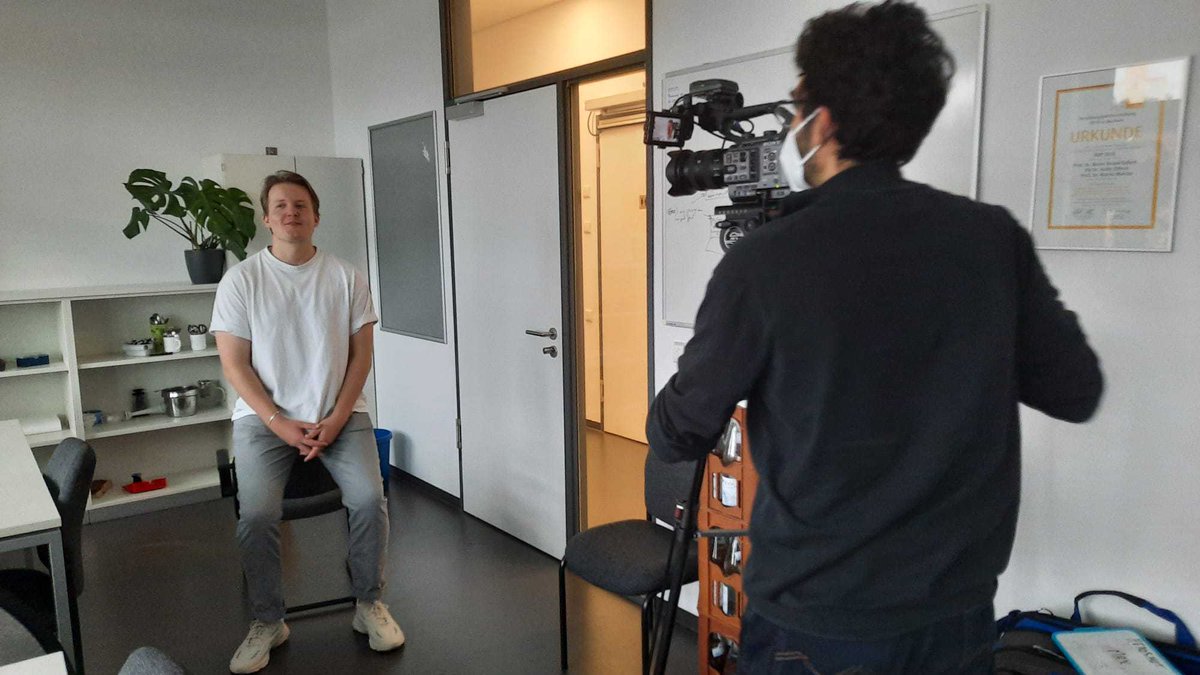 ProteomCenter's tweet photo. Behind the scenes: This week @MaxWulf13 and @RubBritta stood in front of the camera for the video of our method paper about #lasermicrodissection and #massspectrometry published in @JoVEJournal https://t.co/gF675mJx1Z