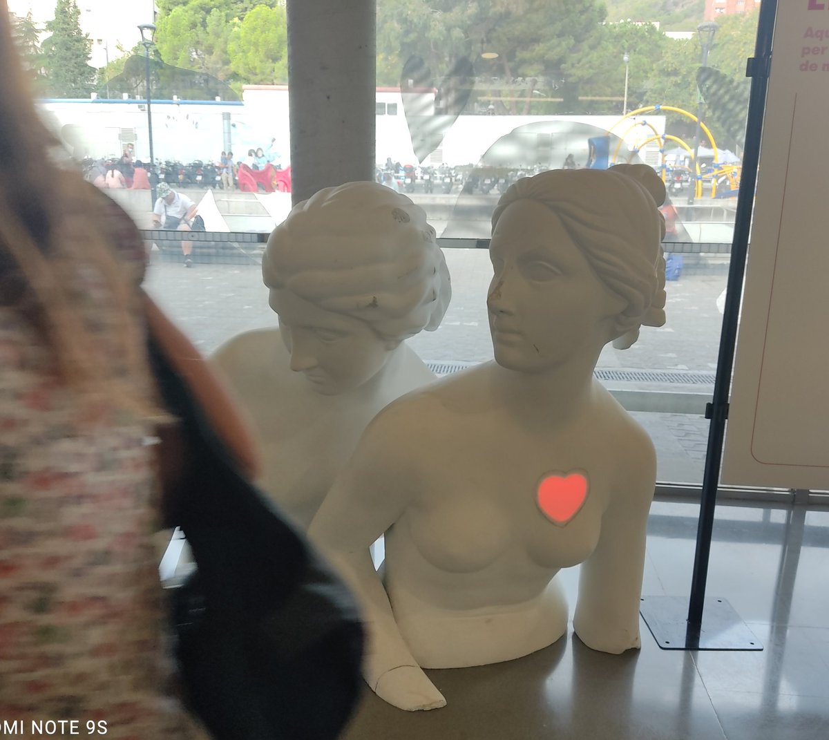 #LatiendoPorElCáncerDeMama
#EndavantTuPots
Tras 3 días "latiendo",  251mensajes de apoyo, cariño, ánimo y resiliencia para las personas, hombres o mujeres, con cáncer de mama. Gracias <a href="/ChicEndavant/">Endavant Chic@s</a> <a href="/vallhebron/">Vall d'Hebron</a> <a href="/VHIO/">Vall d’Hebron Institute of Oncology (VHIO)</a> , por hacerlo posible