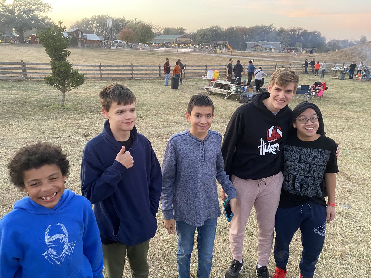 MonarchCof's tweet image. Everyone’s favorite outing to Bellevue Berry Farm 👻🎃