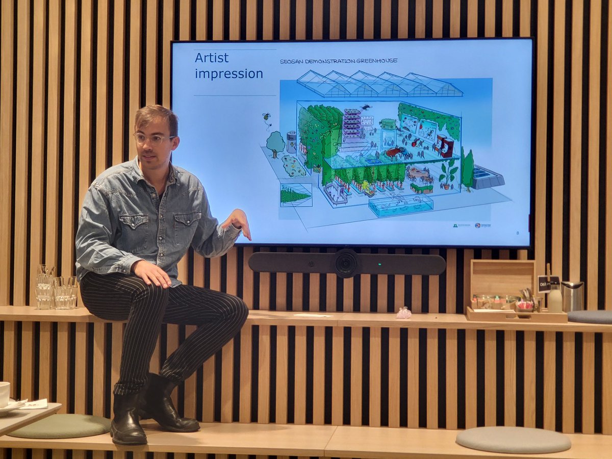 AgroZuidKorea's tweet photo. #Chungnam province delegation had a fruitful meeting with #Wageningen UR to discuss the Top Sector #Horticulture  seed money project and a follow-up PPS project to build a #demonstration #greenhouse in the #Hyundai #Seosan agro bio cluster. @AgroBericht https://t.co/Yj5eZXbmFF