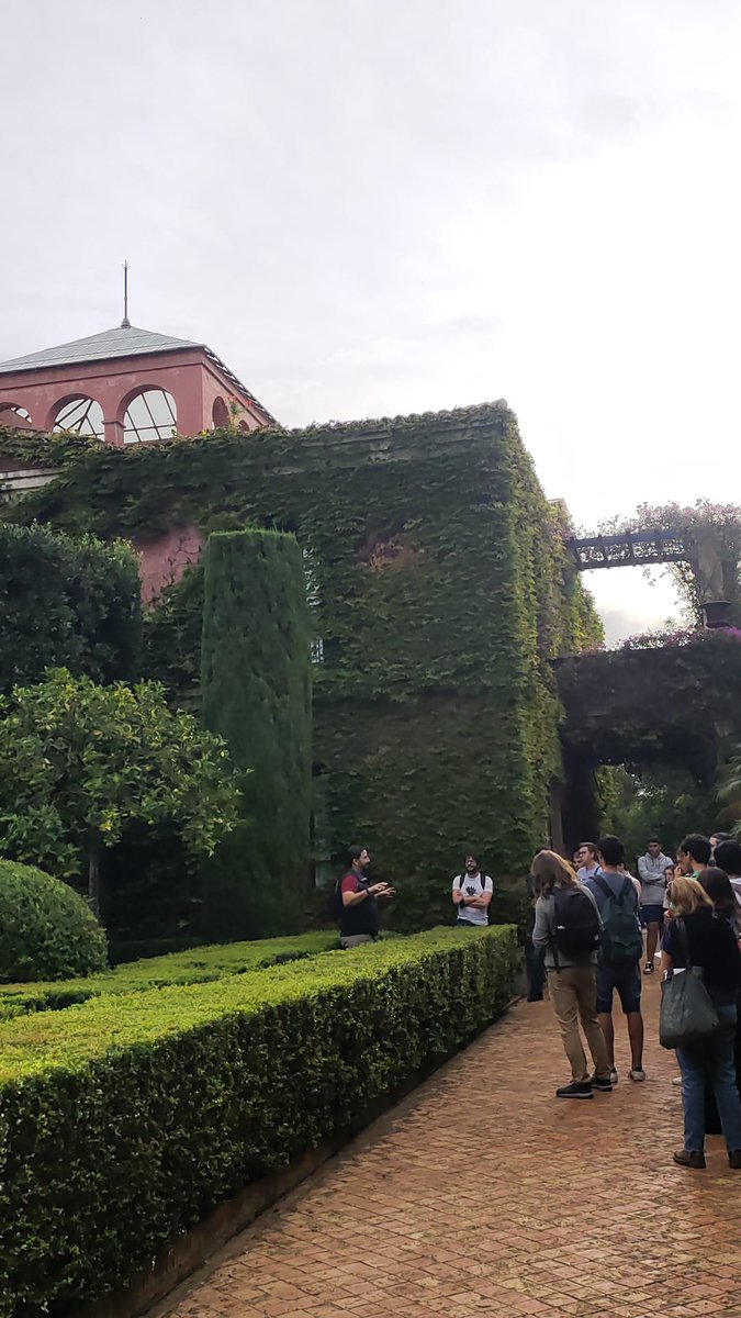 CatarrojaEca's tweet photo. De visita en l'encisador #JardíndelAlbarda vàrem fer una visita interpretativa amb #Fundem i un taller d'educació ambiental. Molt interessant!
#jardineria #jardineriasostenible #aprenentatge #ciclesformatius #formacioprofessional #custodiadelterritorio https://t.co/NrA0gaLa4l