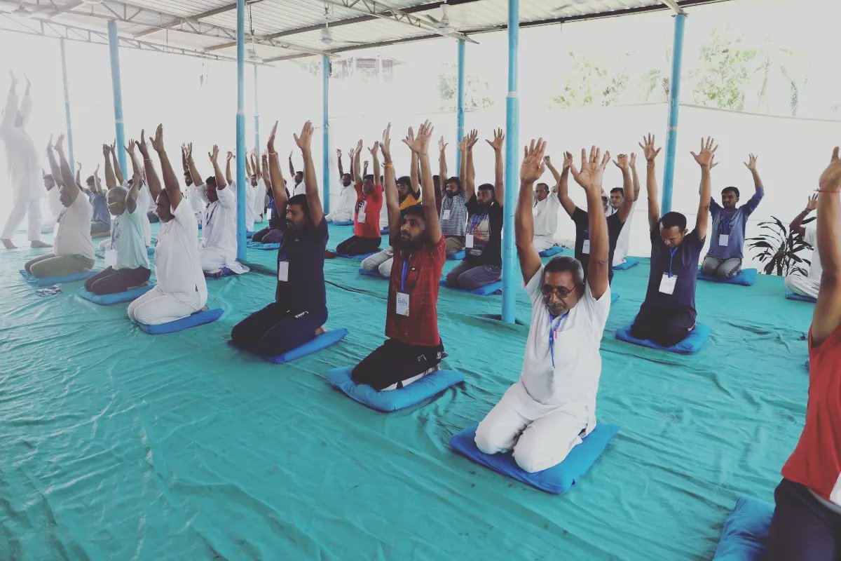 jitubhaiyajgd's tweet photo. Concluded the #ArtofLiving #PrisonSmart program at #Vadodara Central Jail. 
Its indeed an experience of lifetime to observe how a breathing technique can transform these humans who have been through difficult emotions.   
#Sudarshankriya #meditation #srisri #srisriravishankar https://t.co/AQ1Nq6Mx24