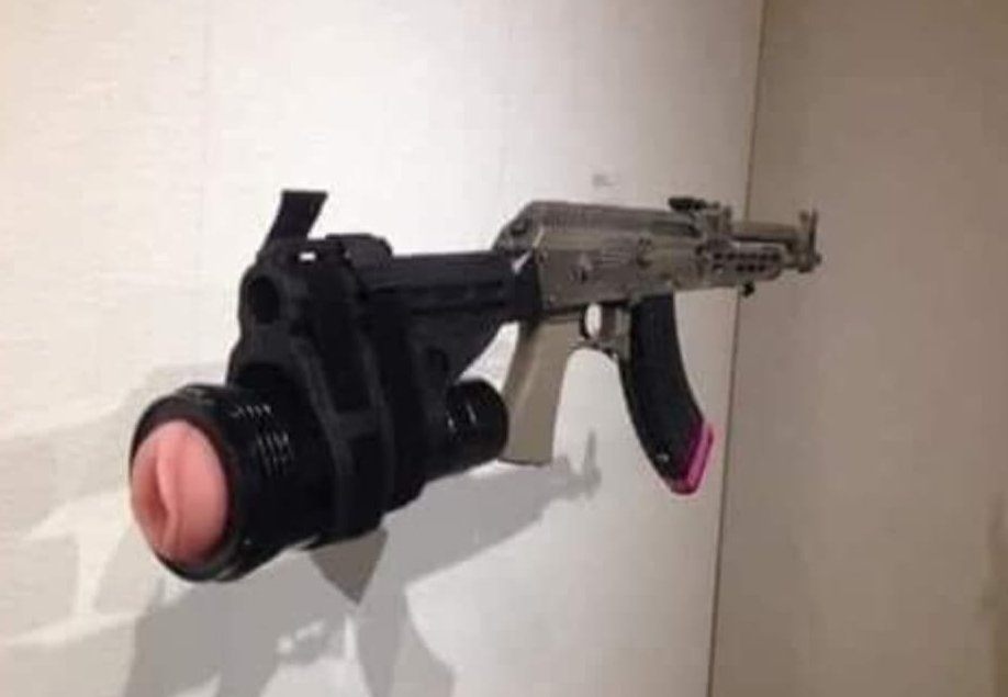 RealBrodohub's tweet photo. What do you think of my new OP Immersive AK build for tarkov it really puts the "getting fucked every raid" into tarkov is a fun game! also it decreases accuracy by 95% but its really fun to shoot! #escapefromtarkov #eft #memebuild #iykyk #over18 https://t.co/u378Vwoh1c
