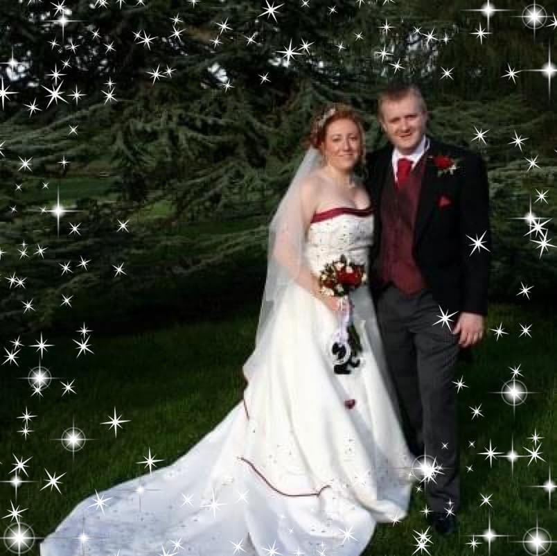 MelanieRose40's tweet photo. 16 years of being Mr and Mrs Williams. Didn’t we look young! @peter1910uk  x https://t.co/nPyItUklwM