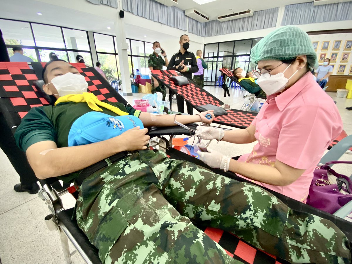 Howitzerbatt102's tweet photo. "วันปิยมหาราช 23 ตุลาคม 2565  "กองพลทหารราบที่ 2 รักษาพระองค์ฯ โดยกองพันทหารปืนใหญ่ที่ 102กรมทหารปืนใหญ่ที่ 2 รักษาพระองค์ฯ จัดกำลังพลจิตอาสาร่วมกิจกรรมบริจาคโลหิต ณ อาคารพรหมโยธี จ.ปราจีนบุรีเพื่อถวายเป็นพระราชกุศลเนื่องในวันคล้ายวันสวรรคตของพระบาทสมเด็จพระจุลจอมเกล้าเจ้าอยู่หัว https://t.co/cjv5rnGZec