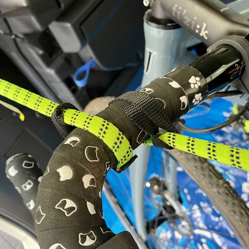 WORLDCYCLE_BLOG's tweet photo. 今時のワンボックス・ミニバンは車内にフックがこれでもかと付いているので、ROKストラップが数本あれば車内にがっちりバイクを固定出来ちゃいます。シクロクロスシーズンにもおすすめ。
ミノウラさんごめんなさい。
https://t.co/8YQgVBnpnd
#ROKストラップ #ロックストラップ #rokstraps https://t.co/fQnNPnE8xk