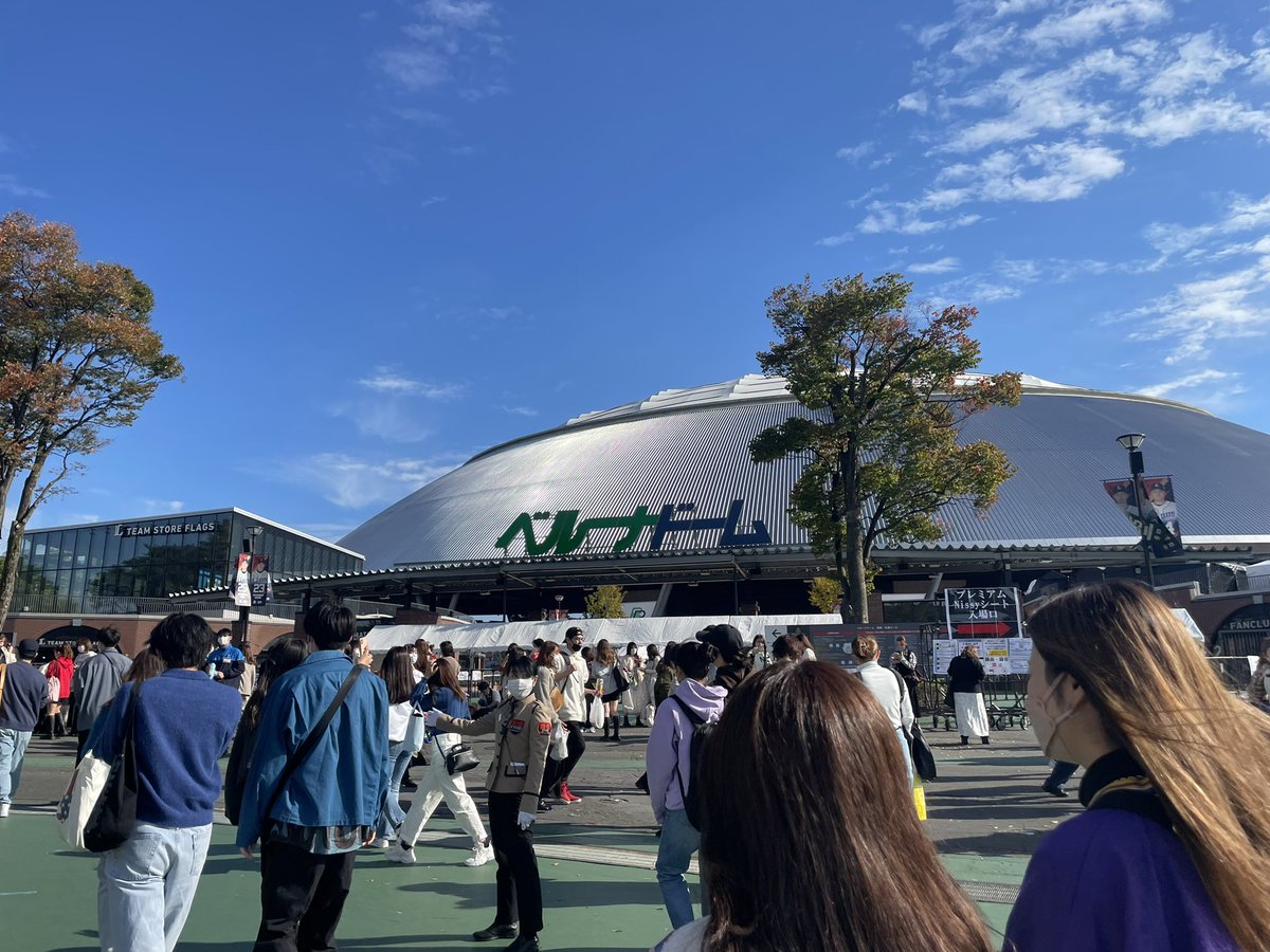 tae416930's tweet photo. 到着！
なんか段々実感湧いてきた！
グッズは10分で買えるという奇跡🤣

 #NissyEntertainment https://t.co/H7IARFajNm