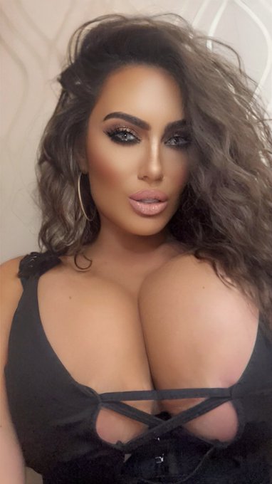 Morning boys 🥰 rise and shine with me! Im live on babestation tv right now till 2pm so give me a call<a href="/tag/hearteyes"class="tags"><span>#hearteyes</span></a>