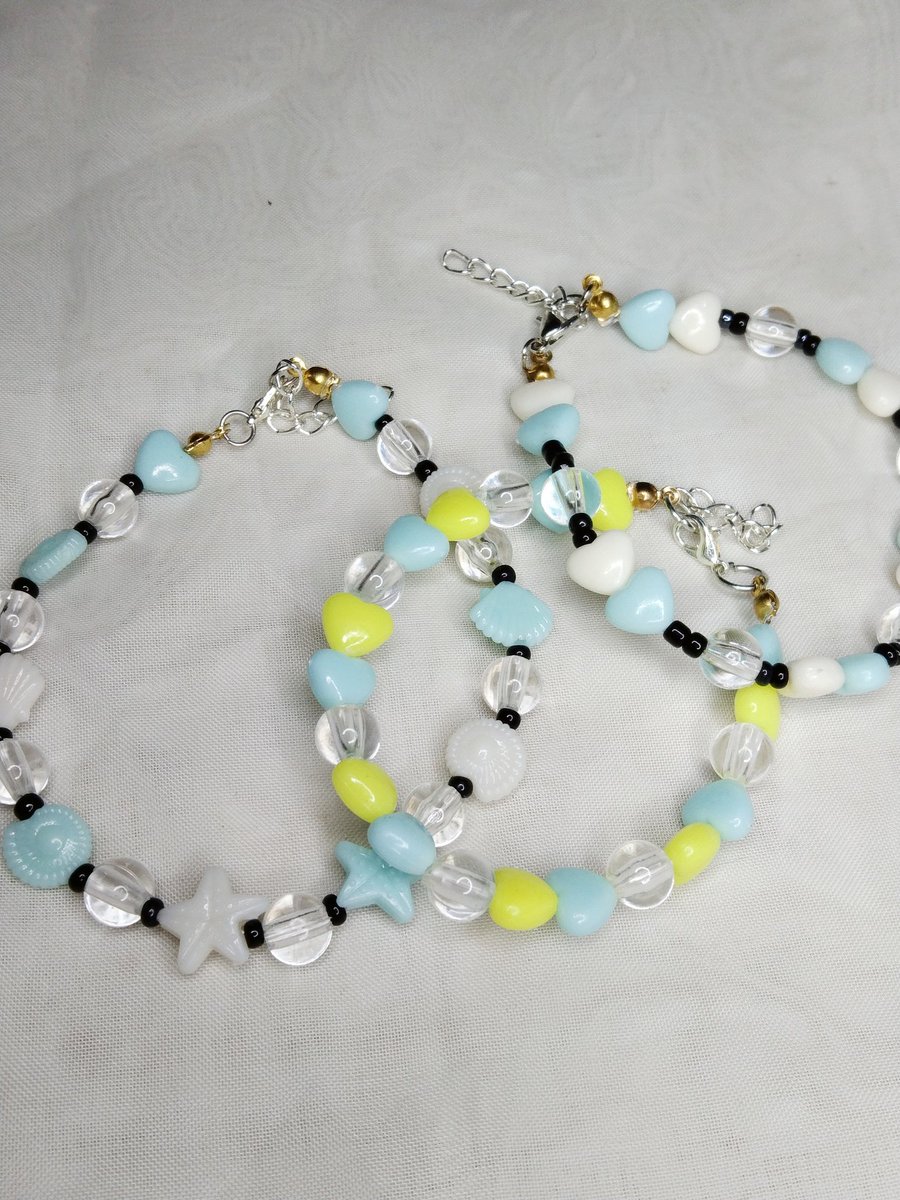 _hyuckart's tweet photo. 🌻 NEO COLLECTION 🌻
#hyuckart_collections #hyuckart_sells

— 50 pesos each
   ๑ checkout through shopee

t. nct dream nct mark renjun jeno haechan jaemin chenle jisung inspired bracelet 

🔗 https://t.co/z61sRViIqU https://t.co/yNZImy2Zv5