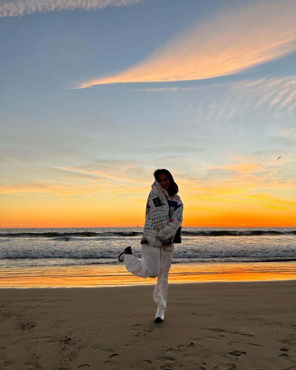 chiya_collins's tweet photo. love the sunset!!<3 https://t.co/vKYZIdtnvt