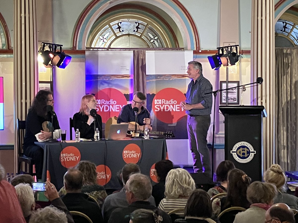 SteveAhern's tweet image. A full house for @rgloveroz ‘s TGIF from The Carrington Hotel in Katoomba for the Blue Mountains Writers Festival. @abcsydney