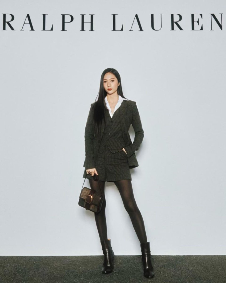 sysjstagram's tweet photo. 🌙[221021 KRYSTAL INSTAGRAM] vousmevoyez: at the @/RalphLauren 2022 AW presentation🍂 #RalphLauren #RLCollectionAW22 #RLPurpleLabelAW22 #랄프로렌컬렉션 https://t.co/Lq45WERh1s #krystalgram https://t.co/nbxGiJLHwV