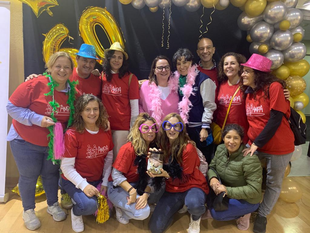 Gracias a todas las familias de <a href="/cole_SanViator/">Colegio San Viator</a> que pusieron su granito de arena para que, un año más, pudiéramos disfrutar de una gran celebración. ¡A por otros 60 años más! #Sanvicamina