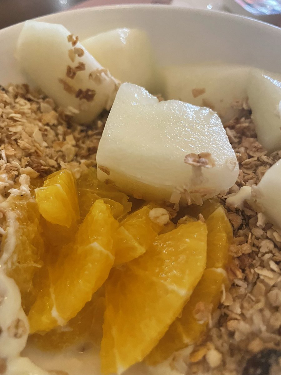 If only hotels could give melon lumps one more chop. It always feels like I’m  trying to chow down on a rubix cube. #breakfast #travel #hotels #foodfriday #FrankfurterBuchmesse #FrankfurtBookFair #FrankfurtBookFair2022