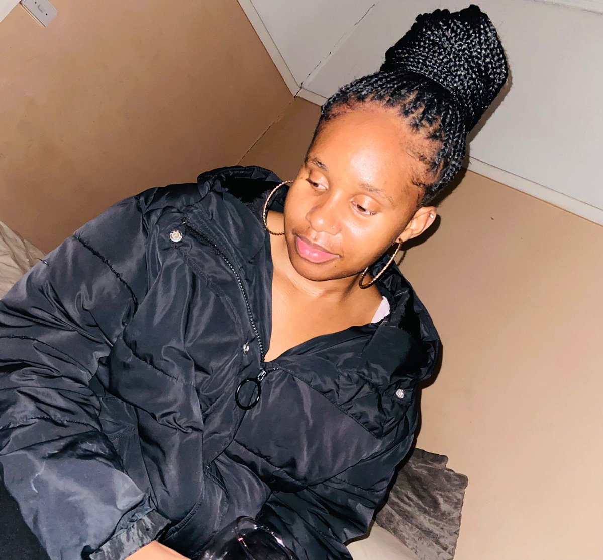 KgobeNicole's tweet photo. @uMakhanya_ Sorry I'm late https://t.co/5TbELewOQ5