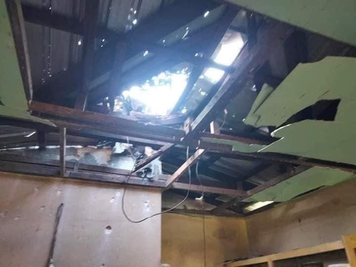 LinnHte85809819's tweet photo. Today in kawkareik, the military council attacked by air in addition to heavy weapons.  Residents were affected and died.                                #2022Oct21Coup #AcceptNUGRejectMilitary #WhatsHappeningInMyanmar https://t.co/LTh6xFd6Pc