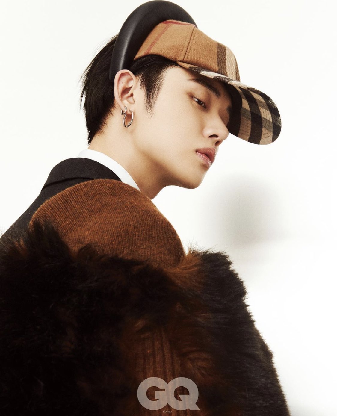 Burberry top korea instagram