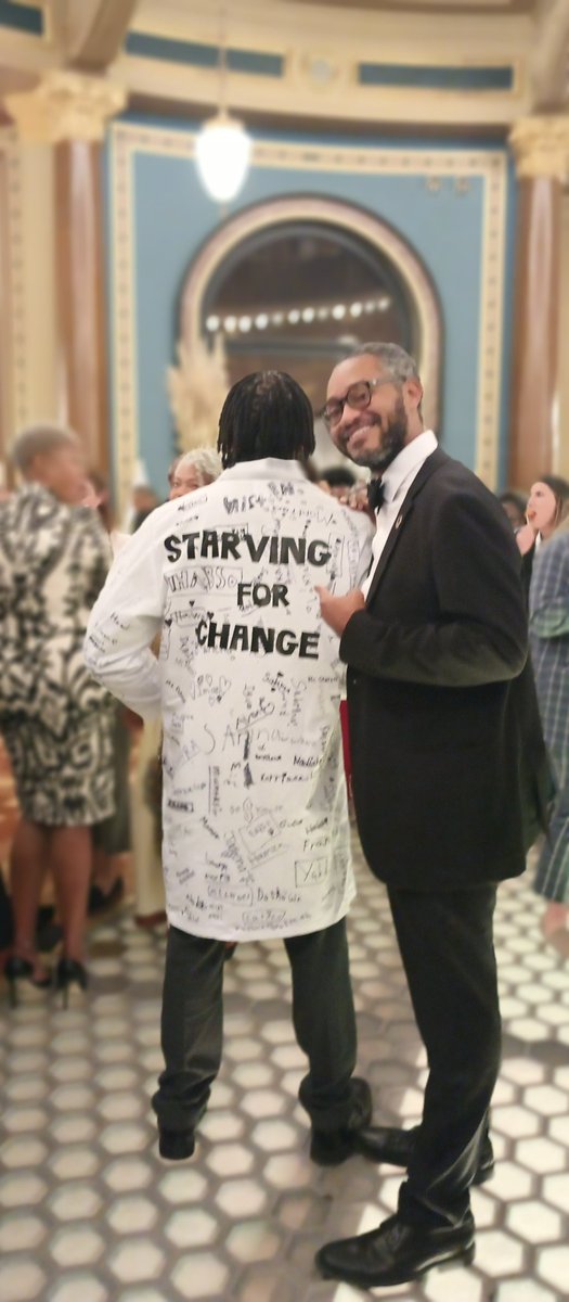 GetGrowingHou's tweet photo. I send my deepest gratitude to @globalteachag & @WorldFoodPrize for a wonderful #professional #development week for educators! We did a lot of work, and have more work to do. Thank you for elevating educators on a global stage!!!
#FoodPrize22 #agnerd #foodnerd https://t.co/Ew4zW4Jfas