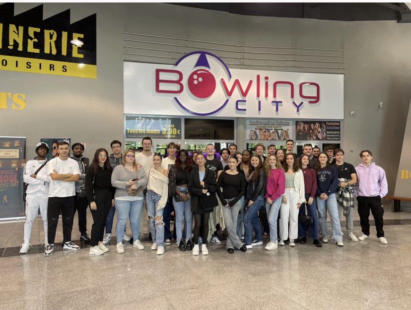 xalexandrepro's tweet photo. Journée intégration pour les #étudiants #mydigitalschool de 1ère et 2e années. Au delà de l’aspect festif et fun, cet événement est l’occasion de resserrer le liens entres ces 2 classes 
#dammarieleslys #lacartonnerie #pizzaparty #bowling #eduservices https://t.co/e4UqdH4vr2