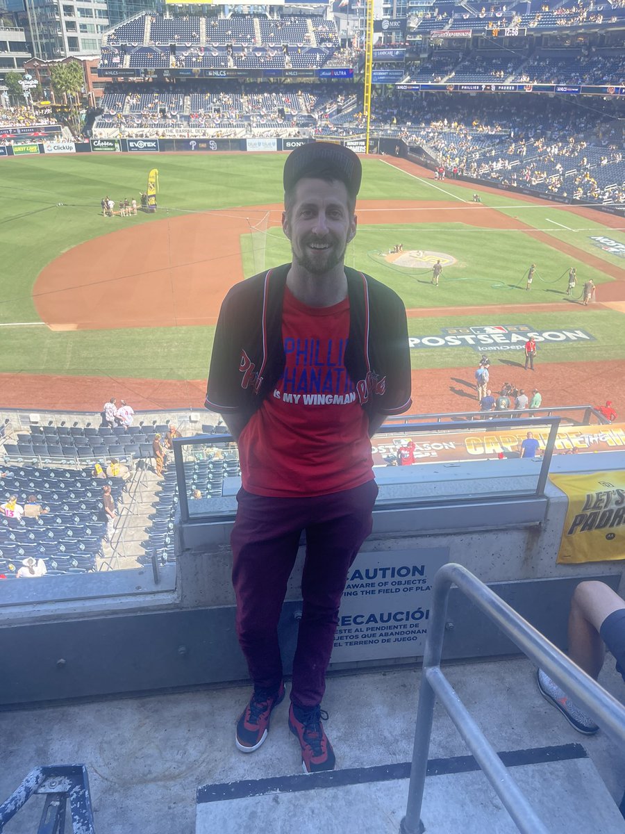 MrBrightside076's tweet photo. @Phillies  I flew 2700 miles for this game can I get retweet?  #redoctober #gophillies https://t.co/KktknUG290