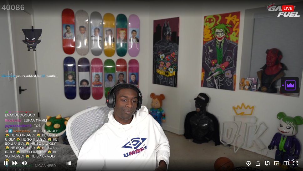 toodamnflawless's tweet photo. This nigga bruce look like Mr. Crabs wit no shell 😭 https://t.co/4phPNYKg9Q