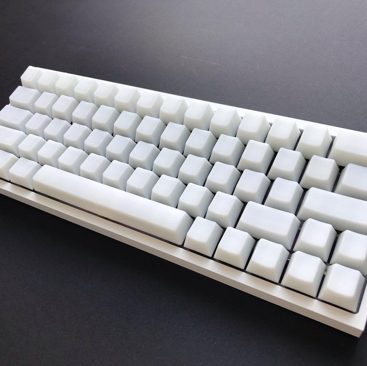 ふもっふのおみせ🌏eSports業界の武器商人 on Twitter "\ 印字なしなら、コレ！／ Escape Keyboardから完売し