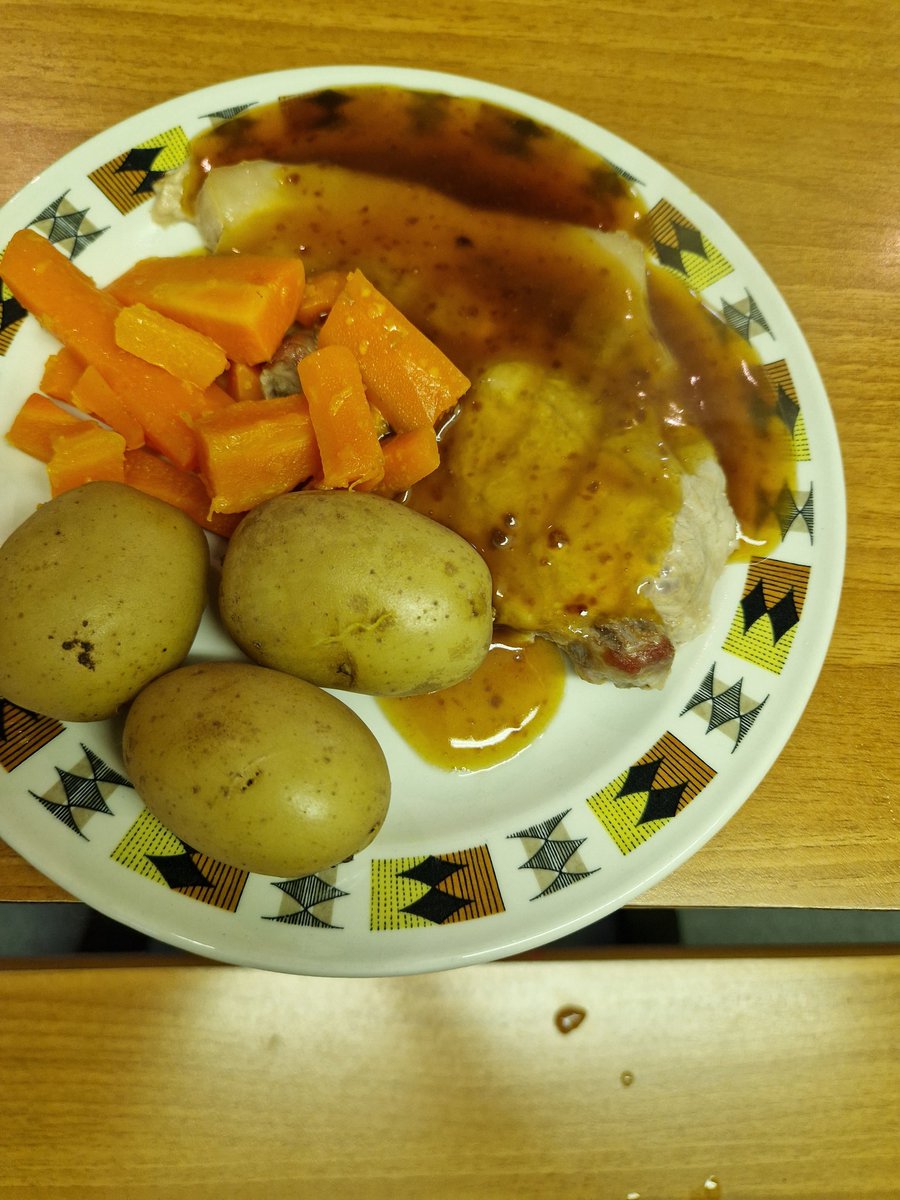 DebbieReynold2's tweet photo. Quite day at lwtb, everyone enjoying there holidays, hope to see everyone back next week. We served hearty pea and ham soup followed by a lovely pork steak, https://t.co/YlnMriHsXd