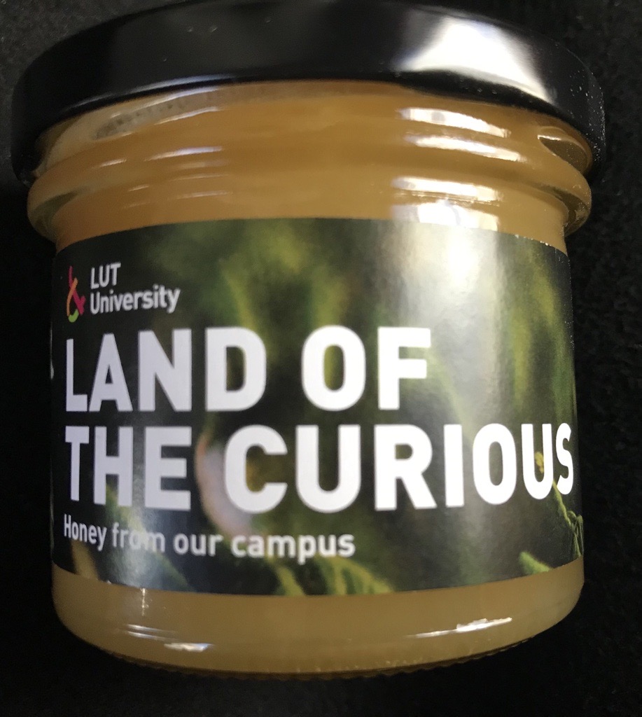 inno_lehre's tweet photo. "Soon coming back from the Land of the curious": message from our innovation director Antje Mansbrügge on tour in Finland #Jahresprogramm @UniLUT @SandstromJaana @jari_pi_hamalai @JuhisSaksa @EstherNiedmers
https://t.co/gzjEYuApIb https://t.co/jrtMjE65sA