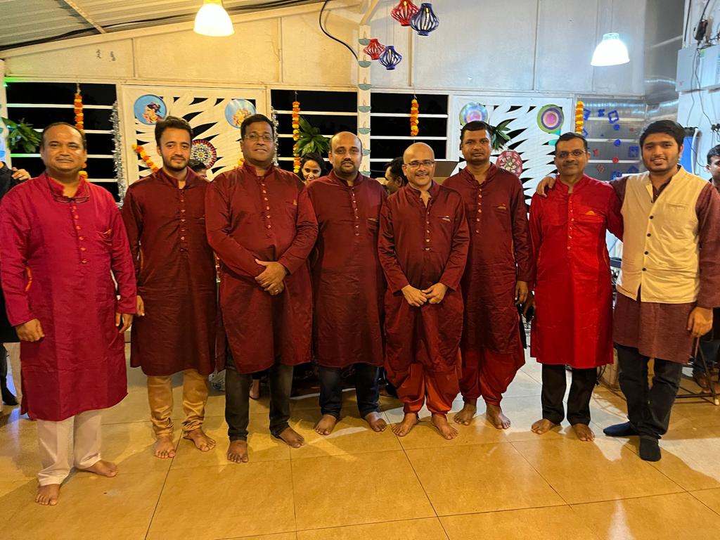 itriangleindia's tweet photo. Continuing the tradition of our hearty Celebrations, The #iTriangle &amp; #Zeliot Family expressed their festive mood into the workplace by dressing up in Colorful ethnic Kurtas bringing forward the festive joy to a power packed evening! https://t.co/Uyx9bdmuZ3