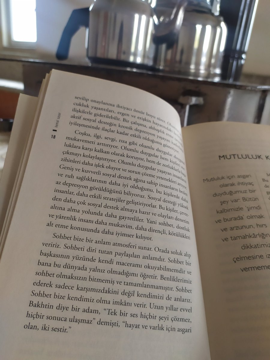 _htckrc_'s tweet photo. Uzun yıllar evvel Bakhtin diye bir adam, "Tek bir ses hiçbir şeyi çözmez, hiçbir sonuca ulaşmaz" demişti, "hayat ve varlık için asgari olan, iki sestir." https://t.co/dzwqCBRoqn